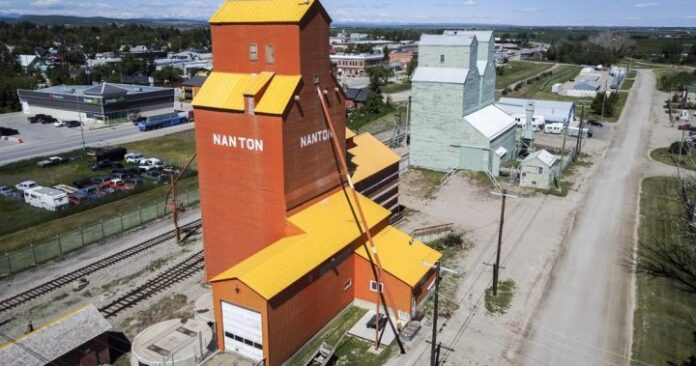 ‘Icons of the Prairies’: One Alberta man’s quest to preserve Nanton’s grain elevators